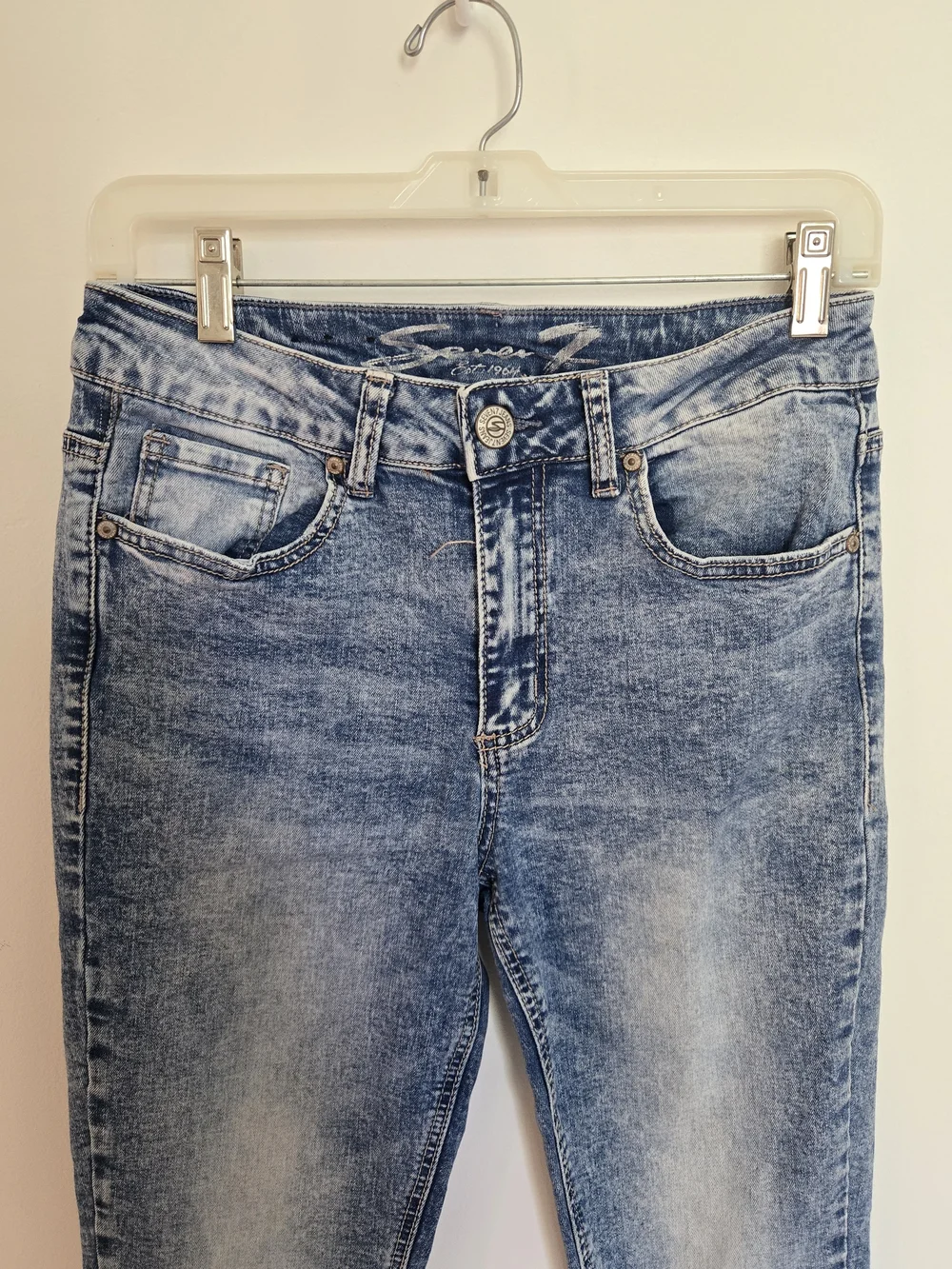 Light Wash Slim Denim Jeans With Cuffed Raw Edge Hem. Womens Size 6. - Picture 4 of 14